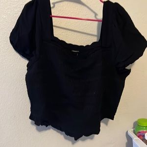 Black short sleeve crop top